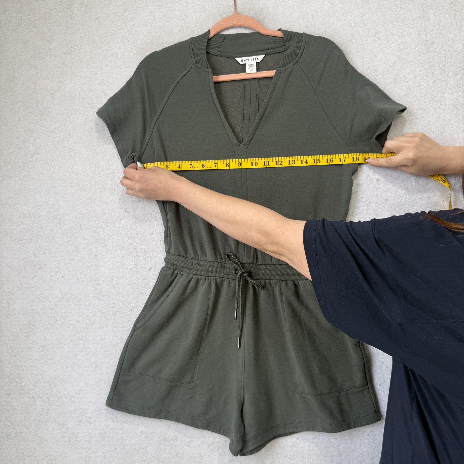 Athleta Romper Womens XS Green Short Sleeve V Neck Drawstring Pockets Lounge