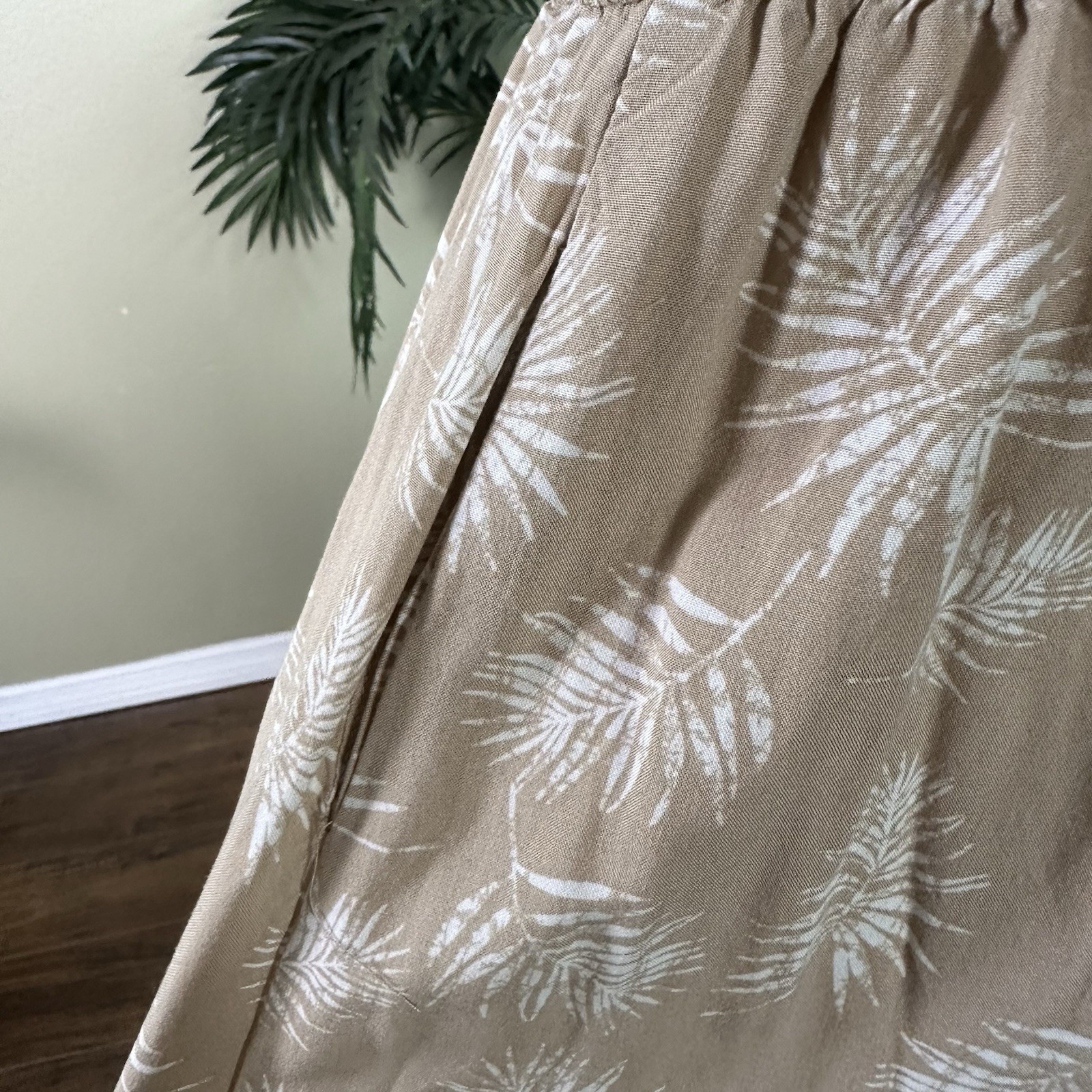 Audrey Parks x Francesca’s Romper Women L Smocked Bodice Pockets Ankle Tropical