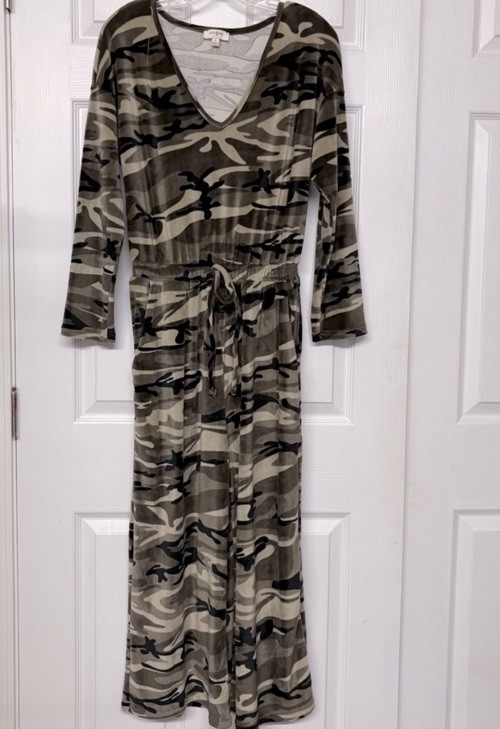 Umgee Velour Camo Stretchy Very Soft Jumpsuit Sz S