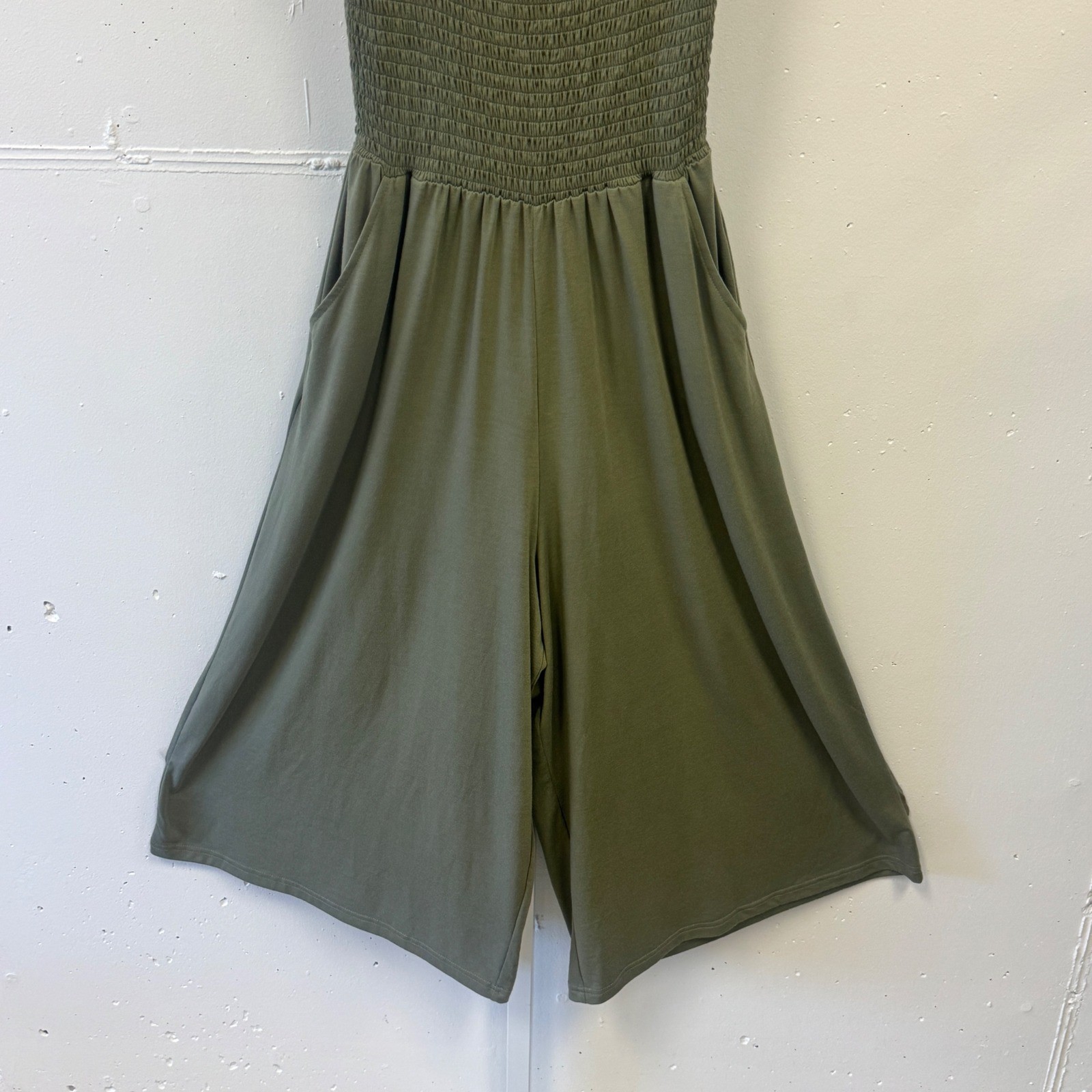 Jack by BB Dakota Olive Green Smocked Wide Leg Jumpsuit Small JJ108177