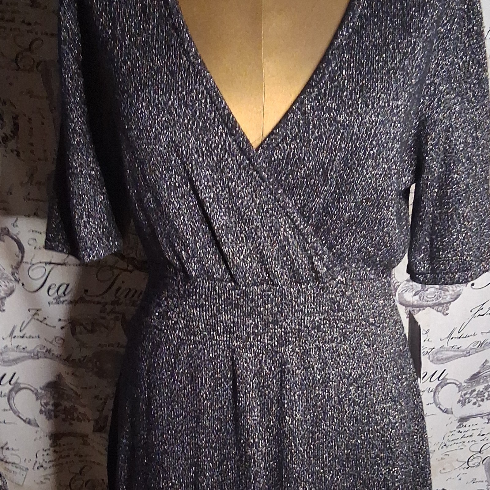 Liz Claiborne Black/Gold Metallic Knit V-Neck midi dress 3/4 Sleeve L