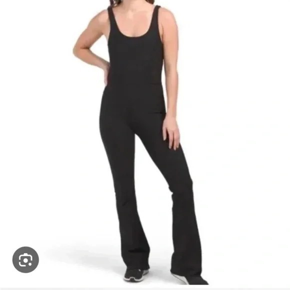 NWT $108 Wilo The Label Women’s Black Flare Jumpsuit. Sz XS