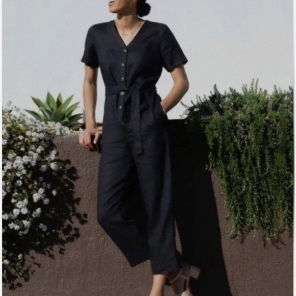 Everlane Women’s Black Linen Short Sleeve Cropped Straight Leg Jumpsuit Size 6
