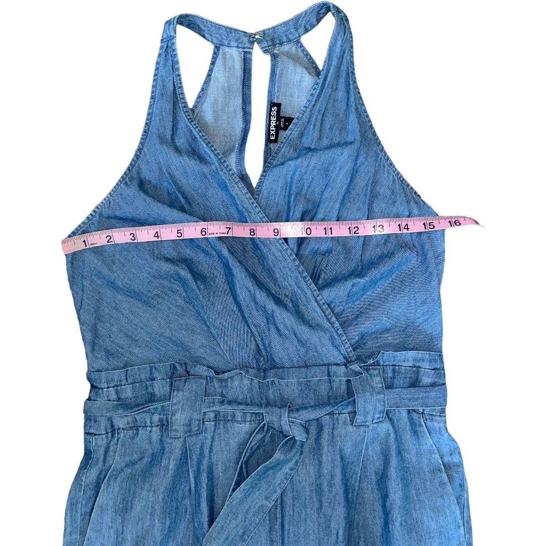 Express Blue Denim Chambray Romper Jumpsuit Sleeveless Lightweight fabric Size 4