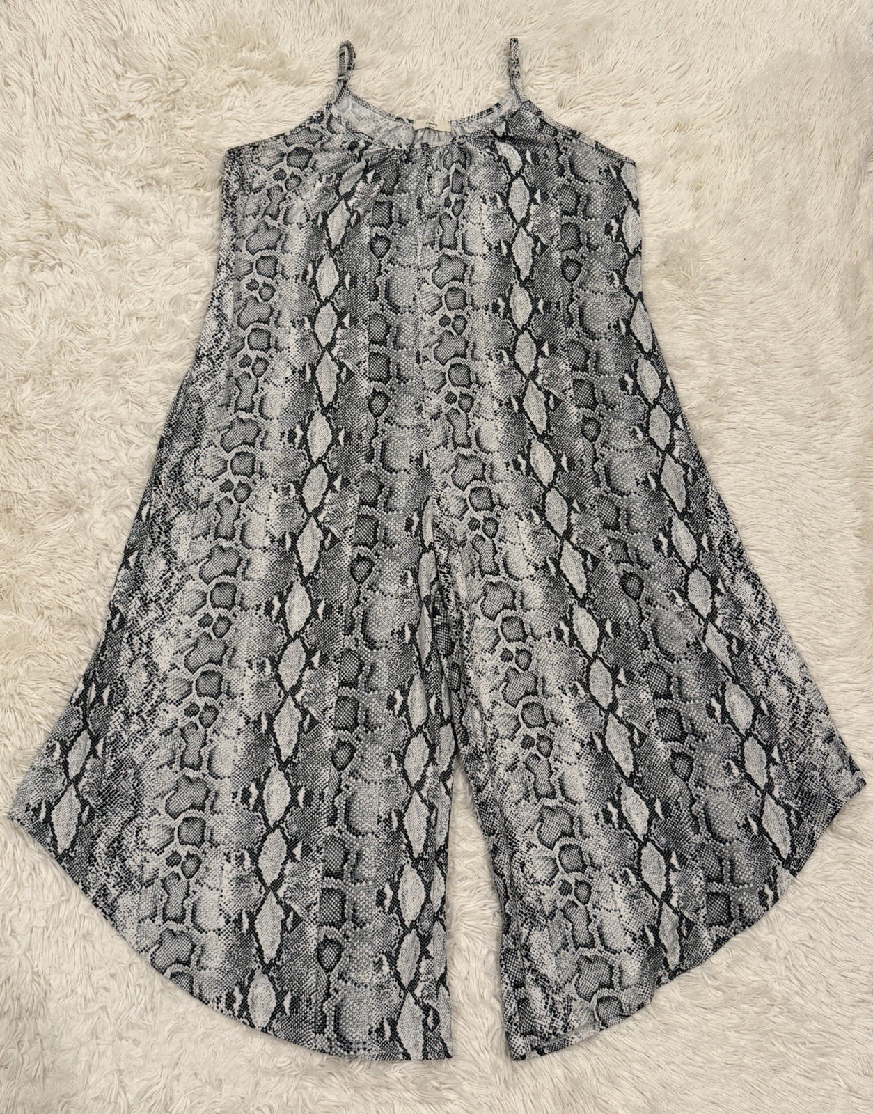 Entro Snake Print Wide Leg Jumpsuit Womens Small Gray Black Pockets Boho Romper