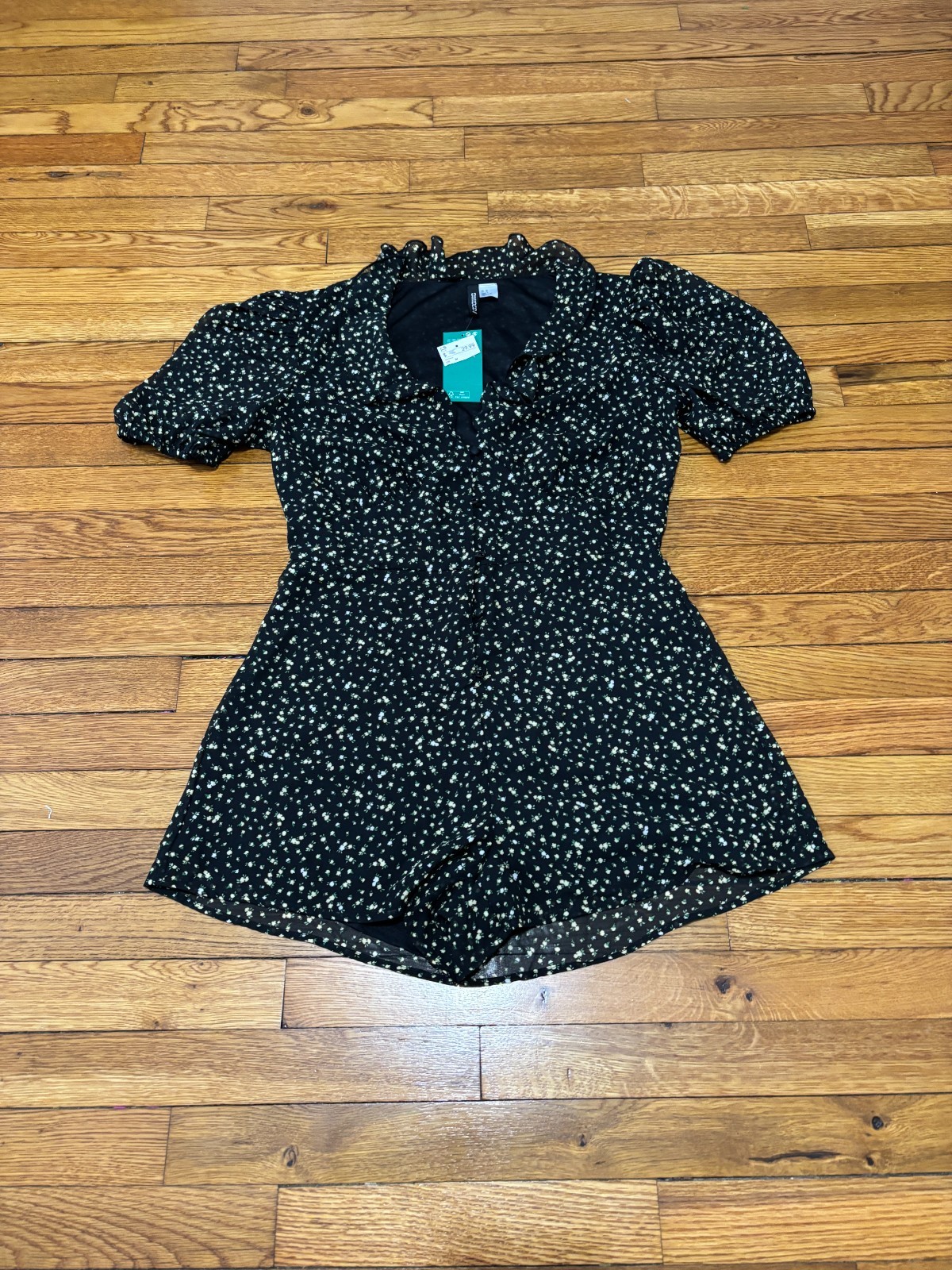 H&M Divided Womens Floral Romper Size Medium Black Floral Button Front NWT $30