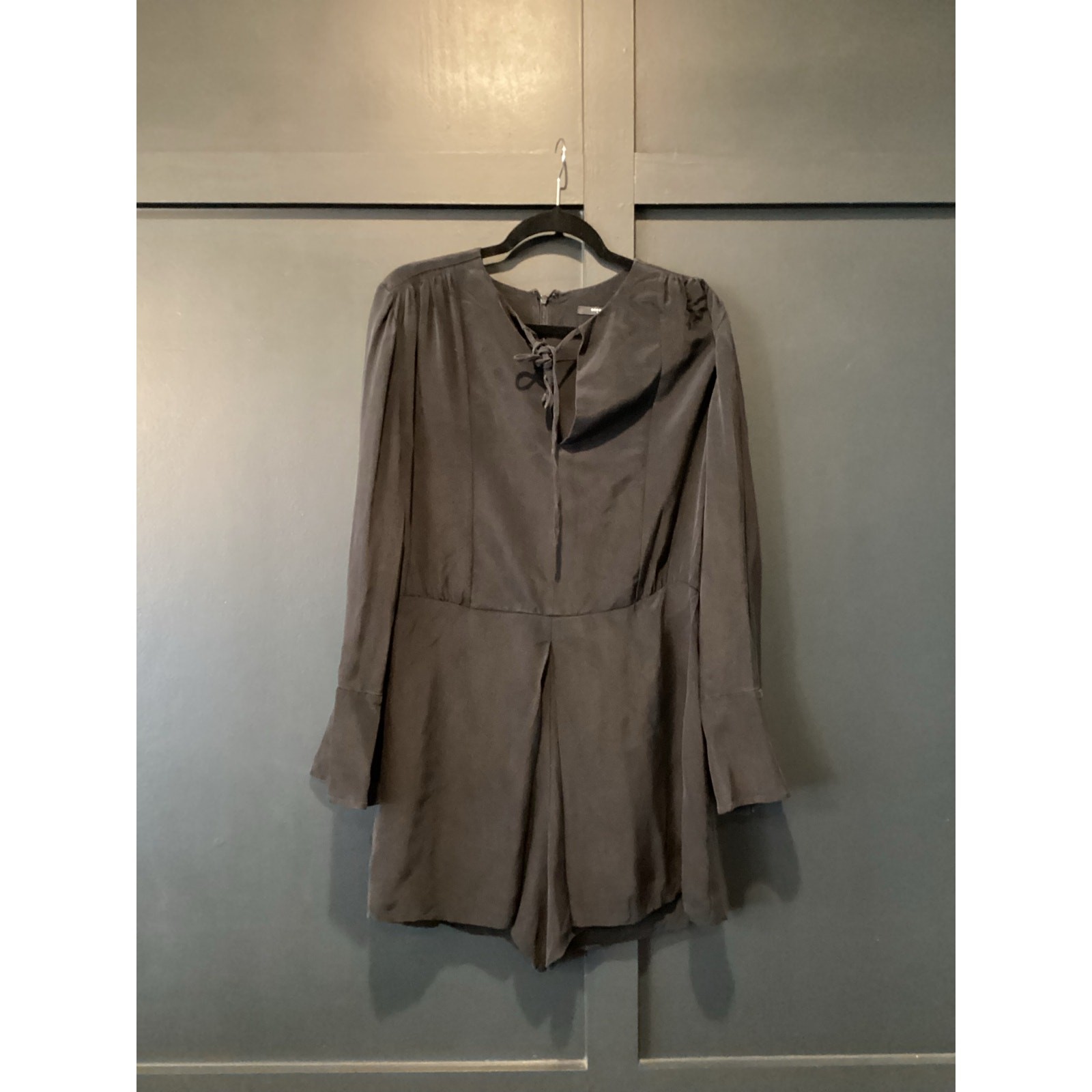 Derek Lam New York Silk bell Long sleeve pleated key hole black romper Size 10