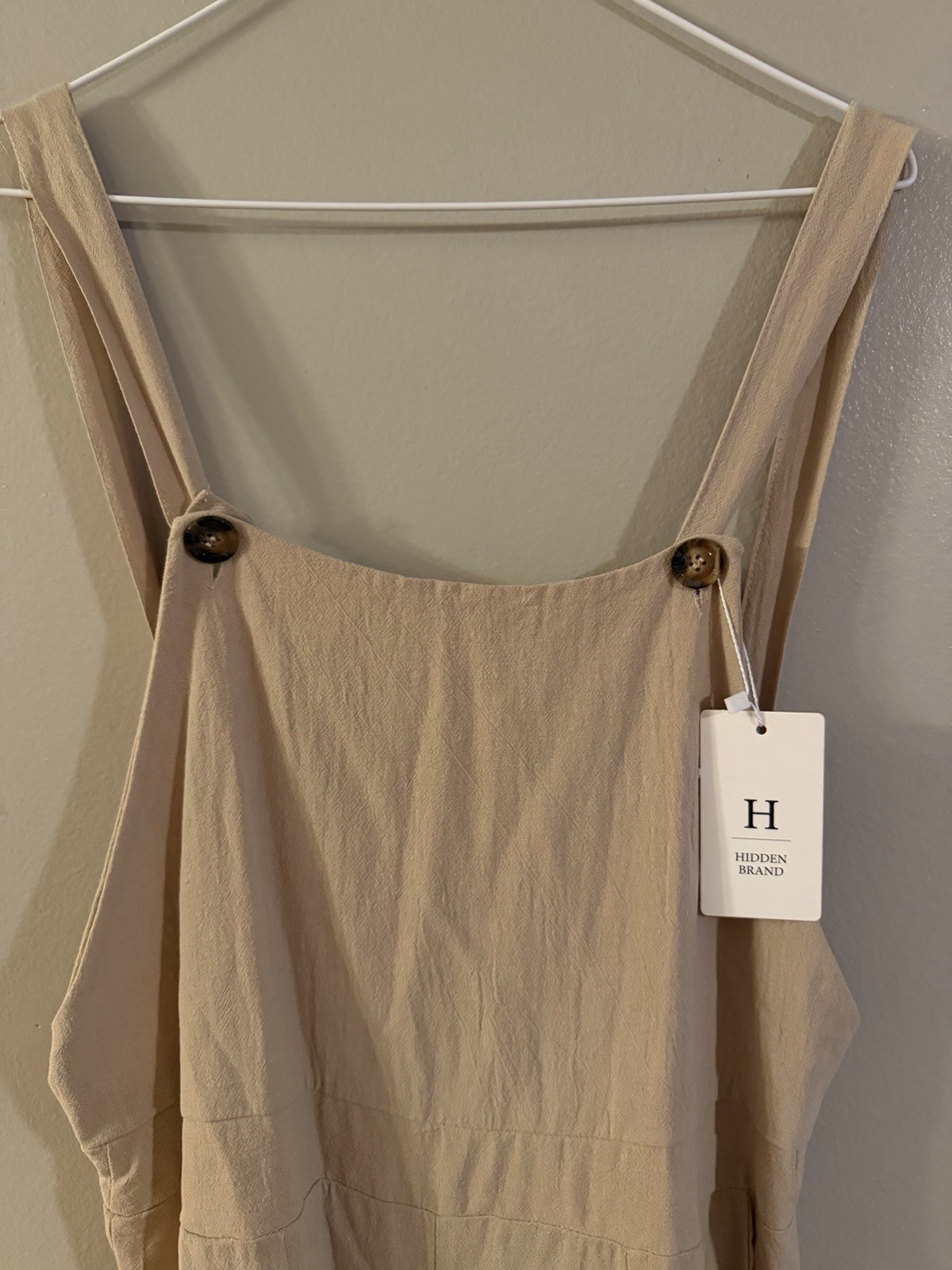 Hidden Brand Overhauls Khaki With Button Detail On Legs And Straps XL
