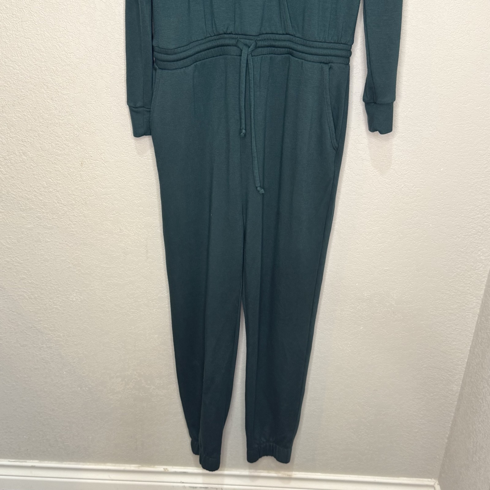 Beyond Yoga Overlapping Fleecw Jumpsuit Large Green Drawstring Waist Pockets