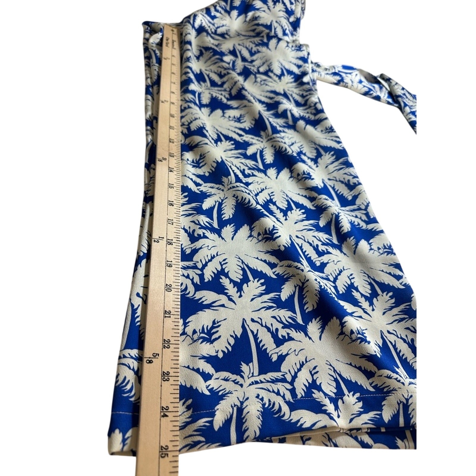 ALEXIS Avari Blue Palm Jumpsuit Size Small GUC Tropical Satin Blue and White