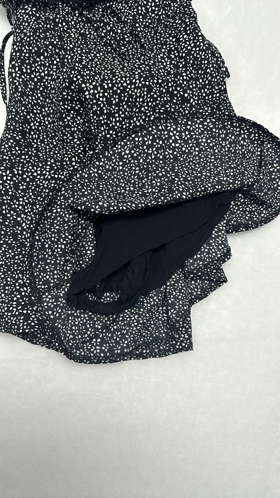 Princess Polly Rada Playsuit Black/White Romper Sz 4