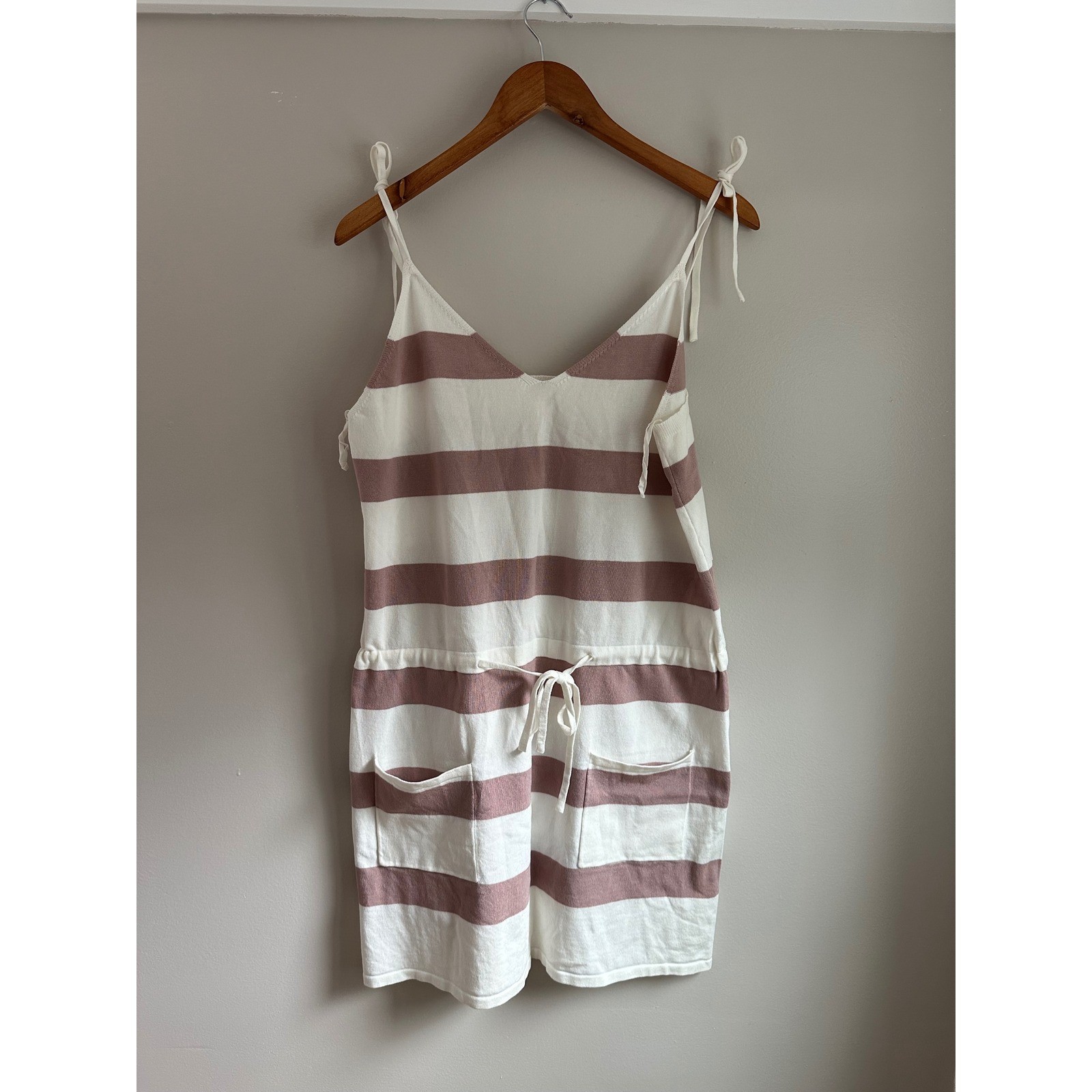 Wishlist Striped Knit Romper Womens L Mauve White EUC Tie Strap Drawstring Waist