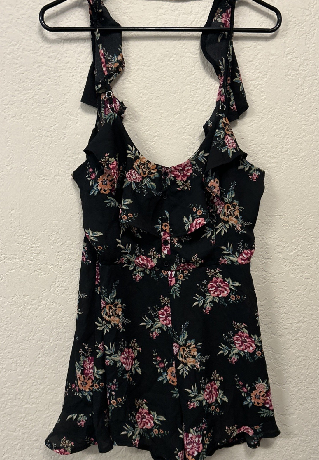 LOVE TREE FLORAL ROMPER SIZE M