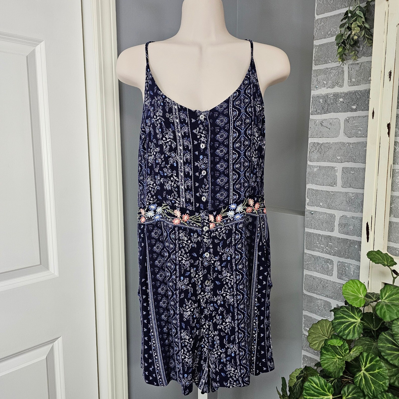 Skies Are Blue Romper Women’s Large Floral Embroidered Button Front Blue Boho