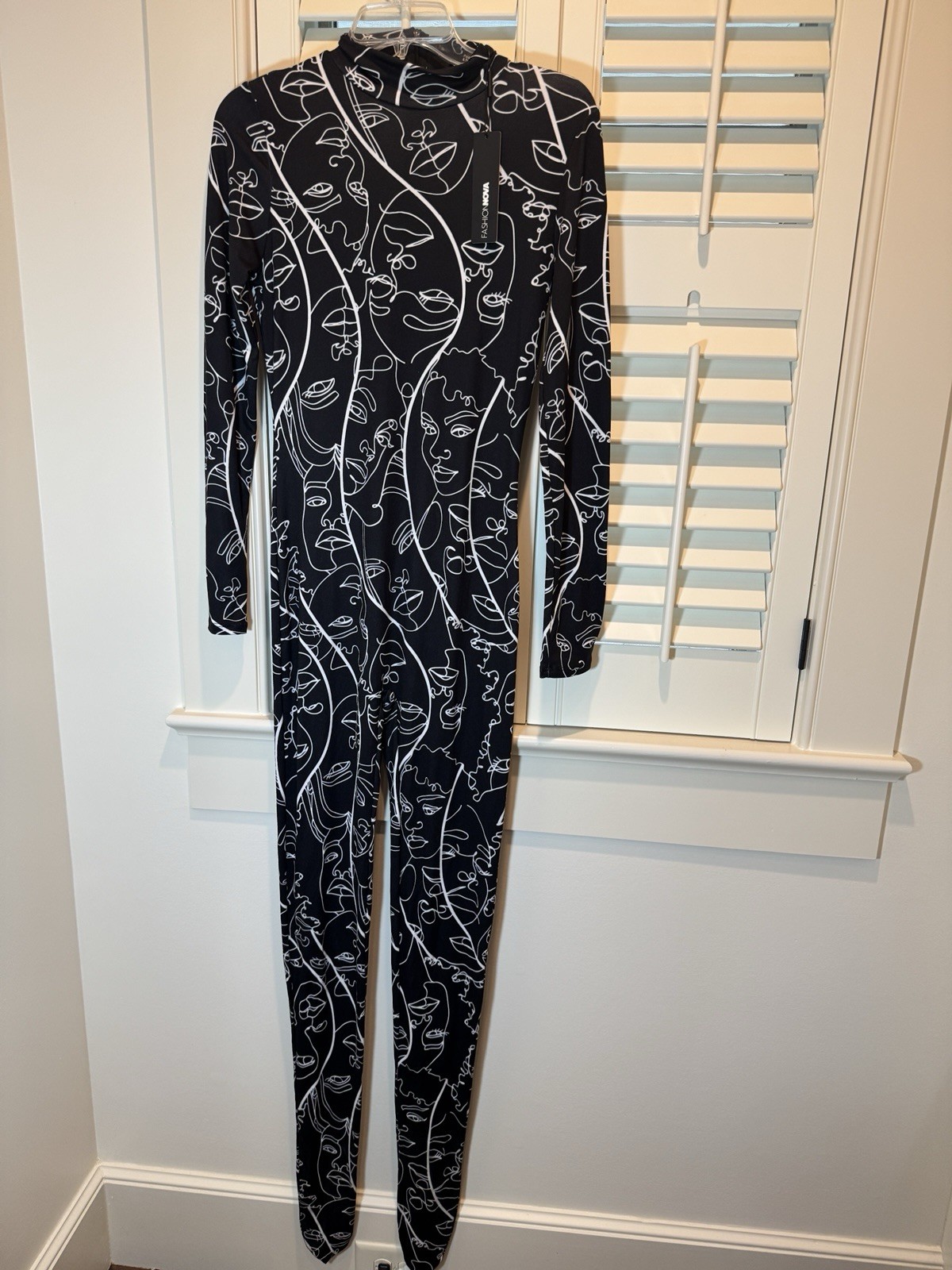 Fashion Nova Women’s M Body jumpsuit In Your Face NWT Closed Toe