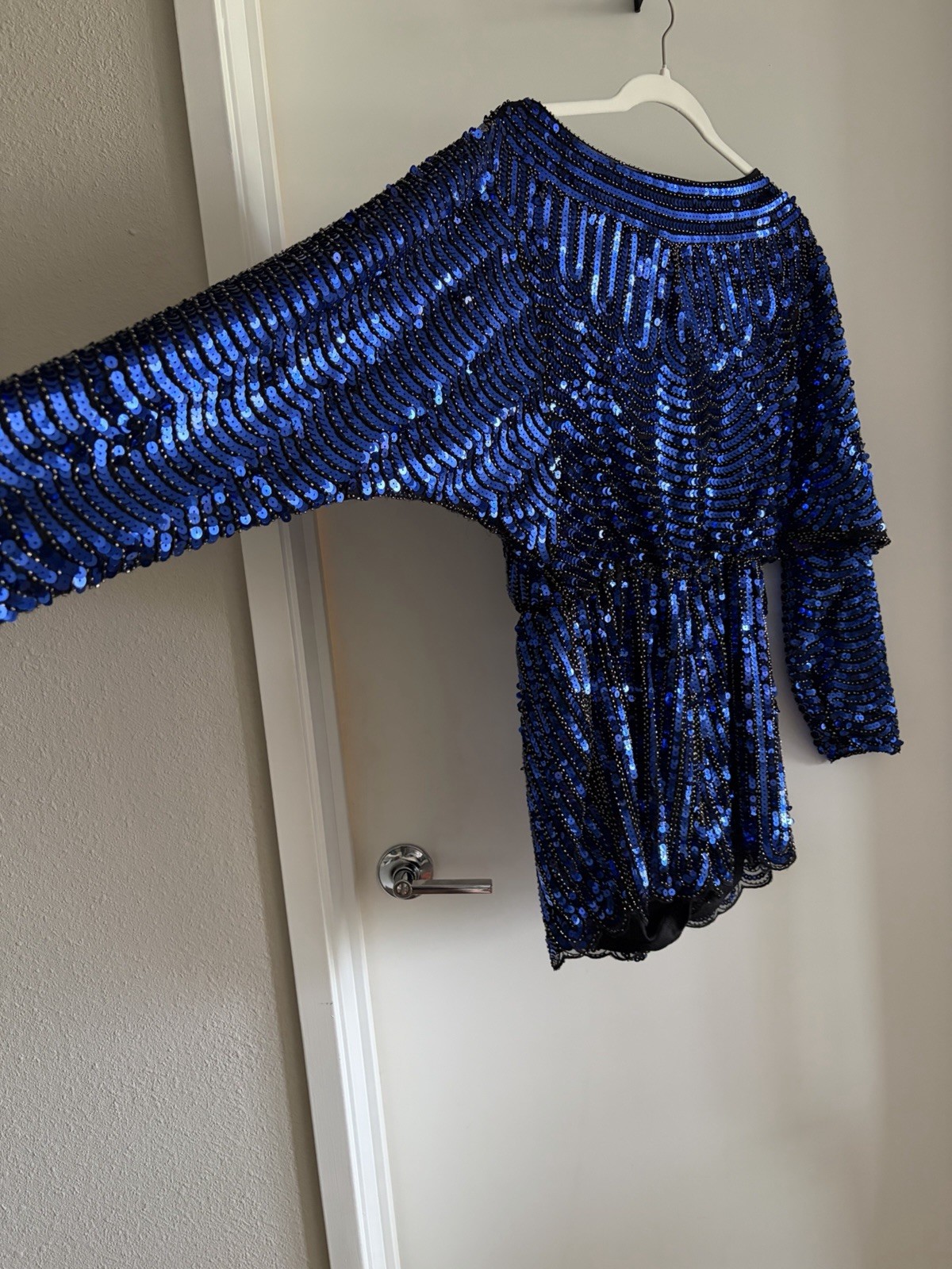 Endless Rose Women’s XS Blue Sequin Beaded V-Neck Long Sleeve Romper