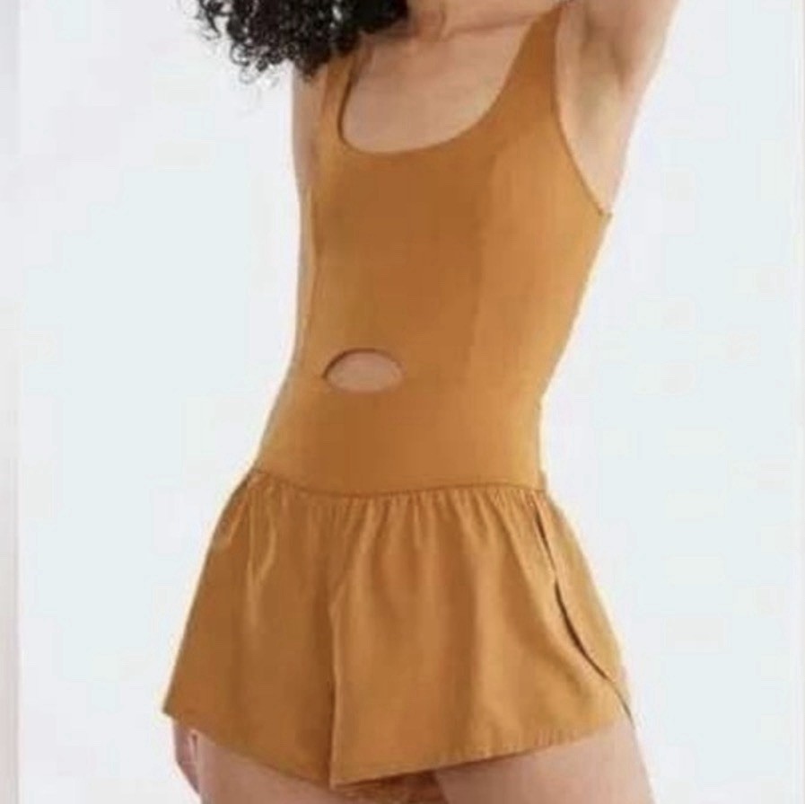 Aéropostale Women’s Active Romper M Scoop Neck Sleeveless Mesh Polyester