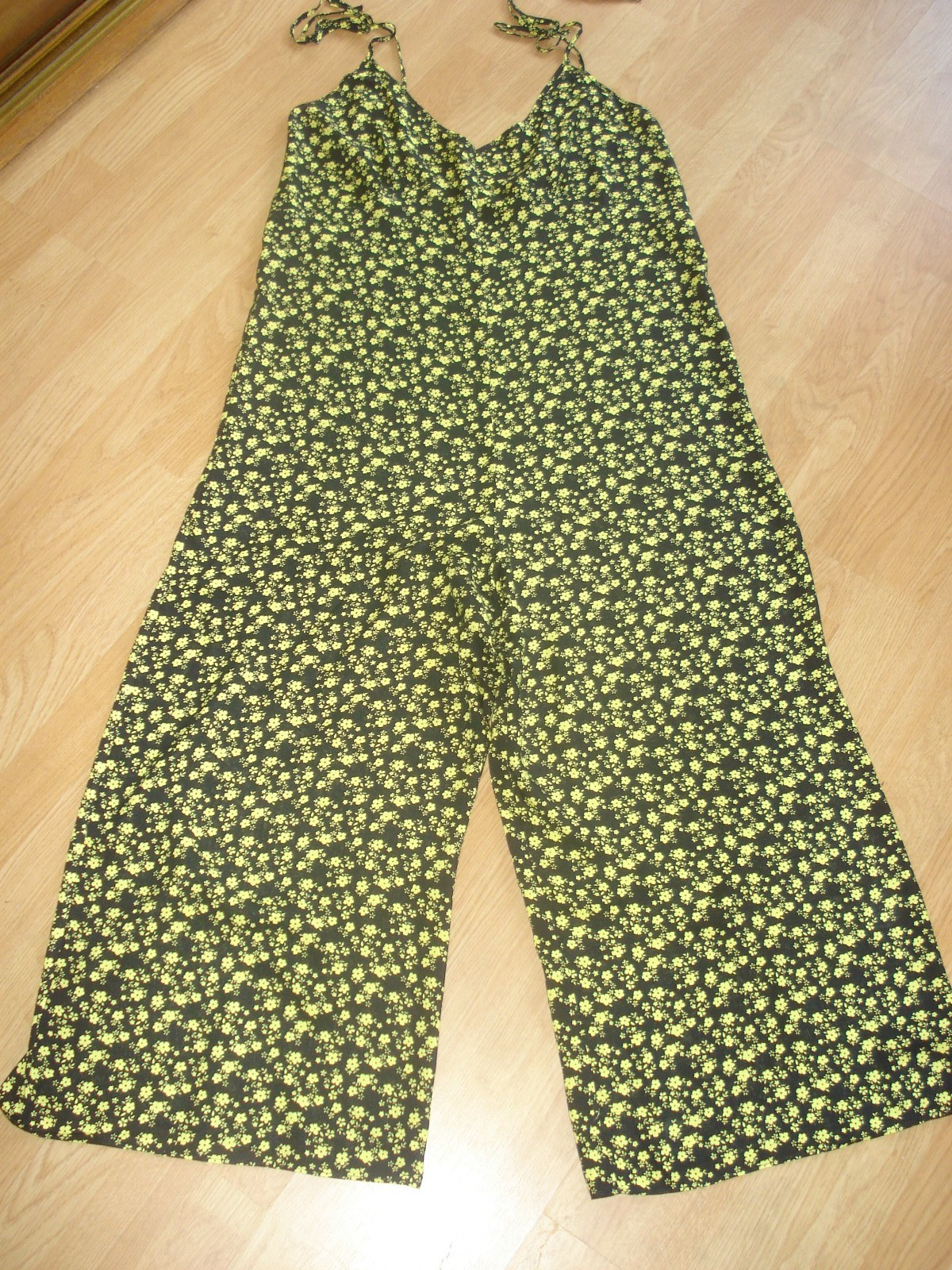 ASOS YELLOW/BLACK FLORAL BUTTON STRAPS WIDE LEG JUMP/ PLAYSUIT UK 12