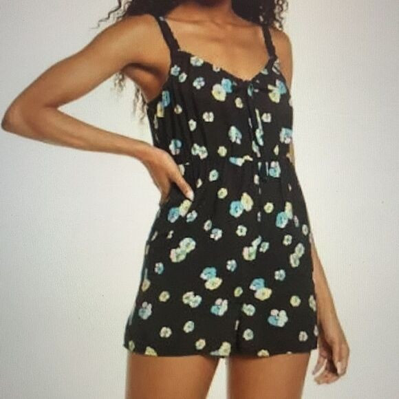 New Nordstrom BP. Black Blue Yellow Floral Scoopneck Romper Size Small