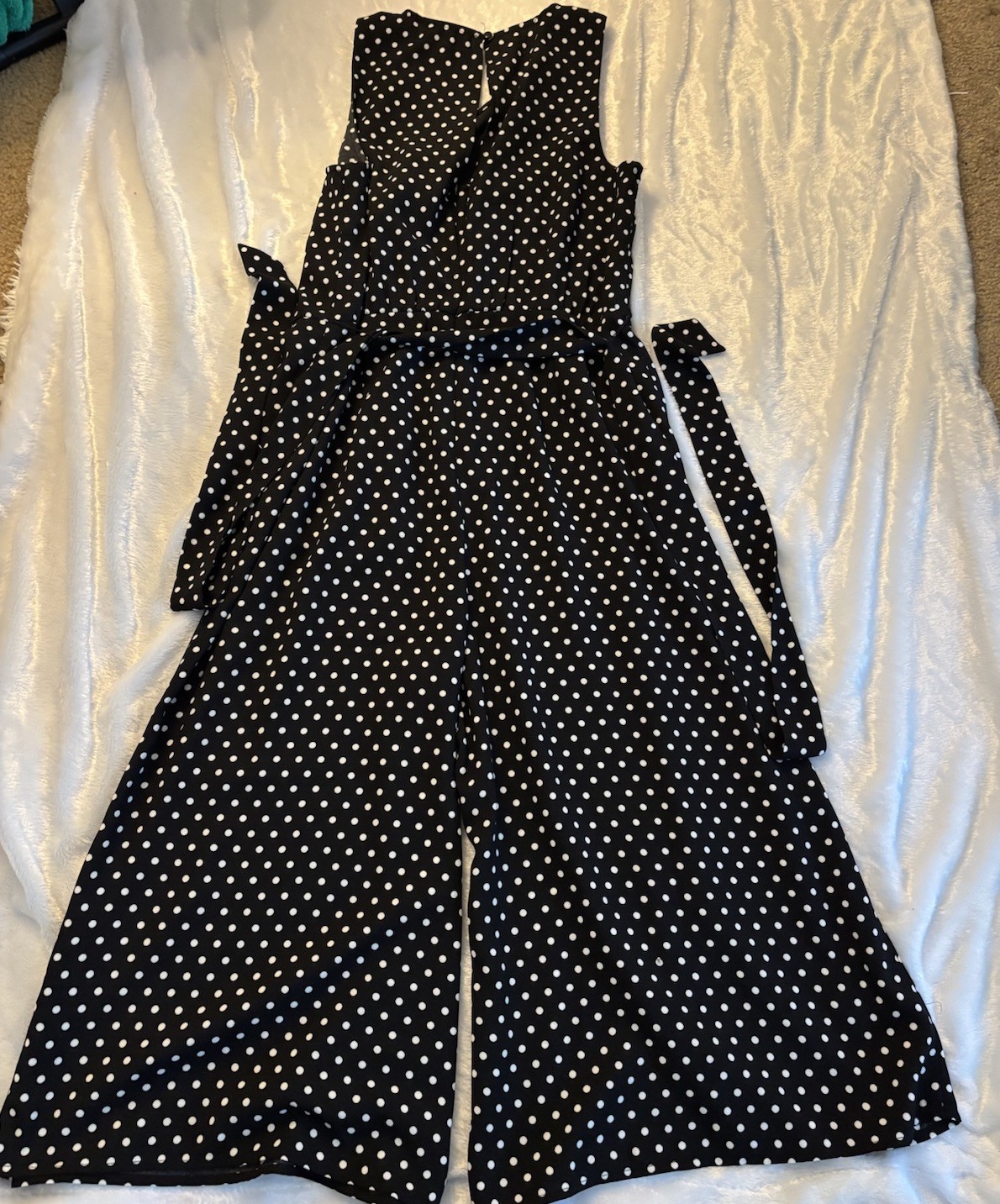 WOMEN’S NINE WEST SIZE 8 BLACK AND WHITE POLKA DOT JUMPER