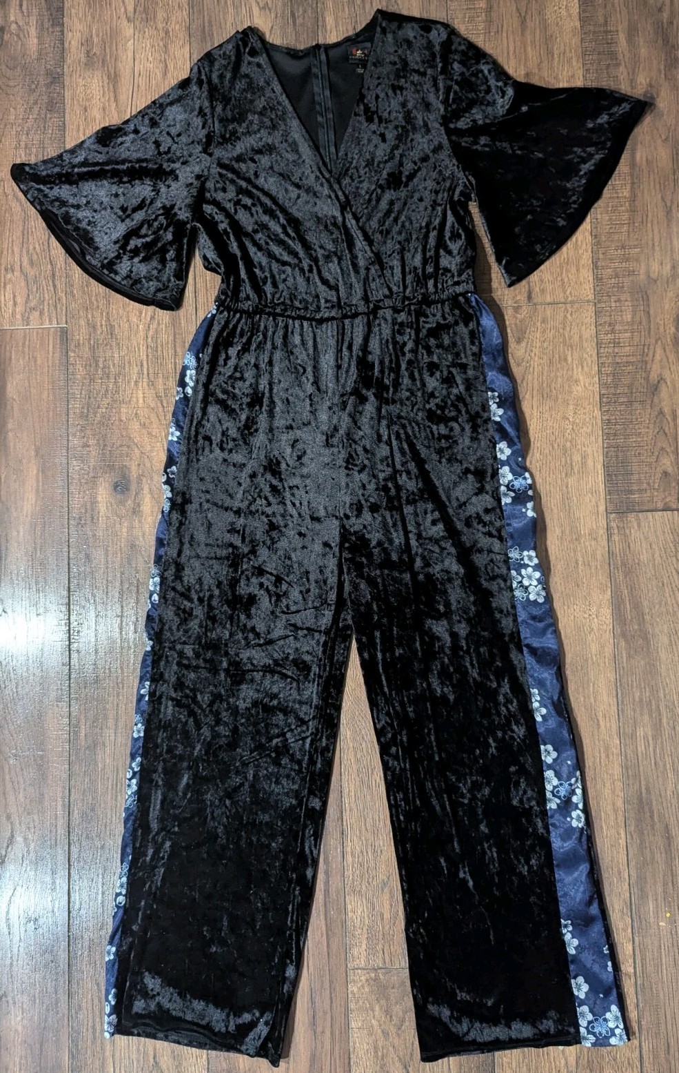 Disney Princess Black Velour Jumpsuit – Mulan LARGE Unique! Blue Flower Accents