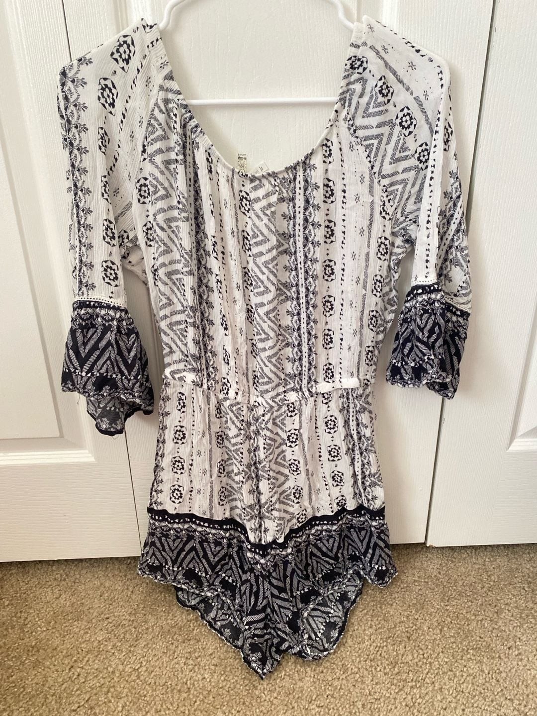 Mudd Boho Tribal Print Bell Sleeve Romper Size Small