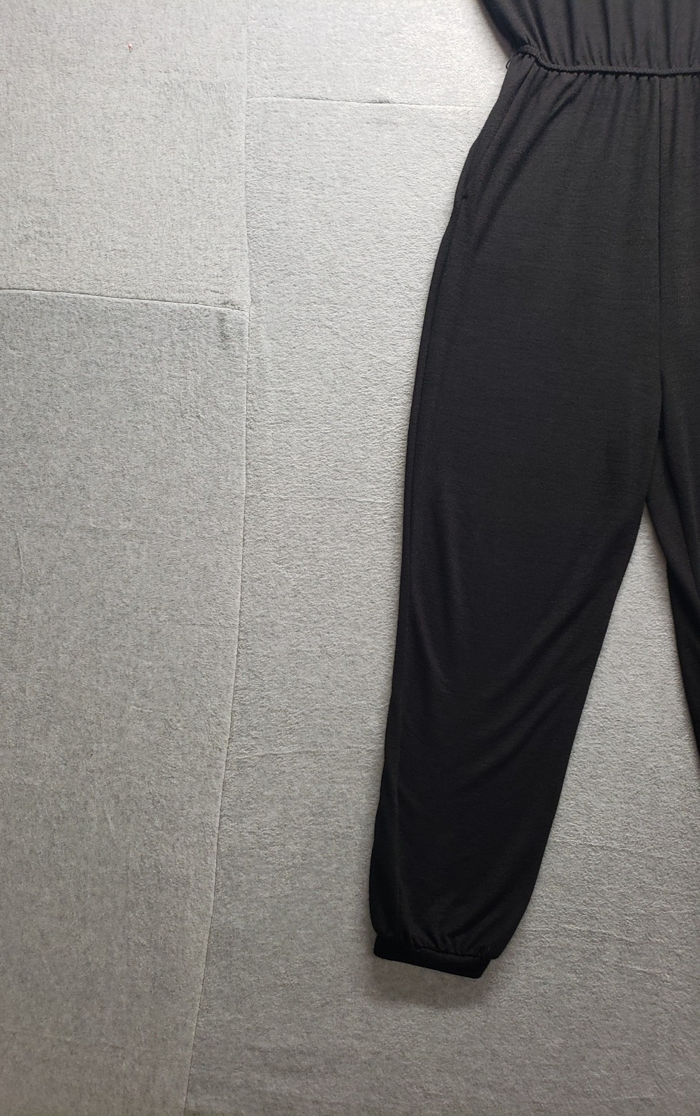 Gap Women Jumpsuit S Black V Neck Short Sleeve Tapered Leg Stretch Poly Blend