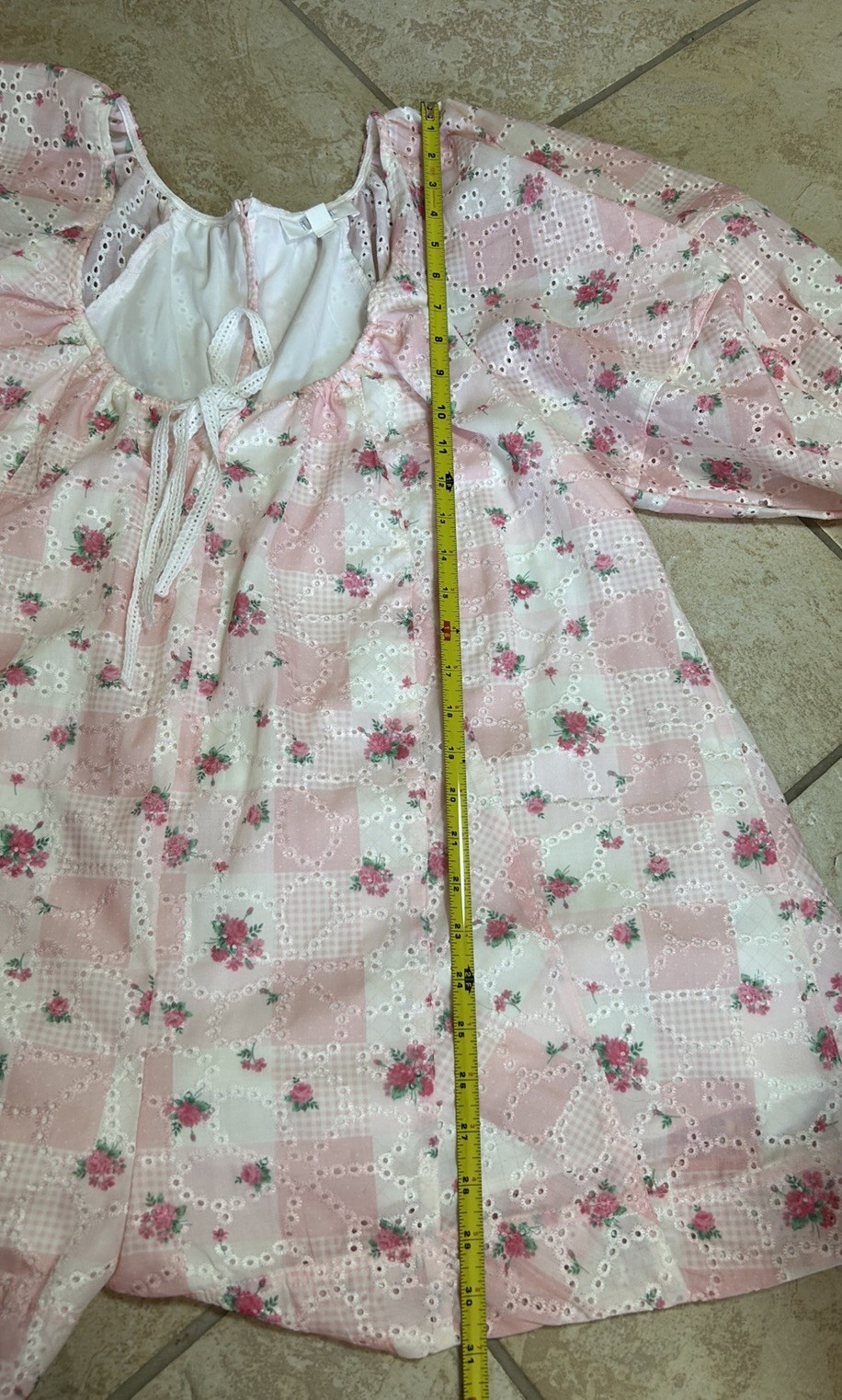 Peach Love California White and Pink Floral Romper size Small