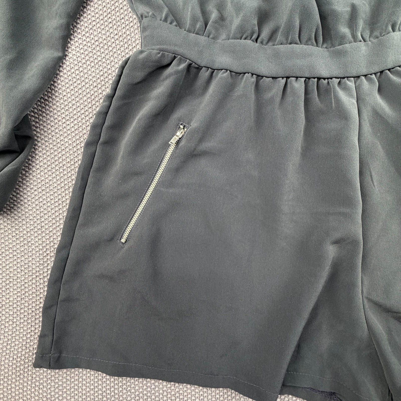 Edgy Utility – One Clothing Long Sleeve Gray Shorts Romper Large – Pockets – NWT