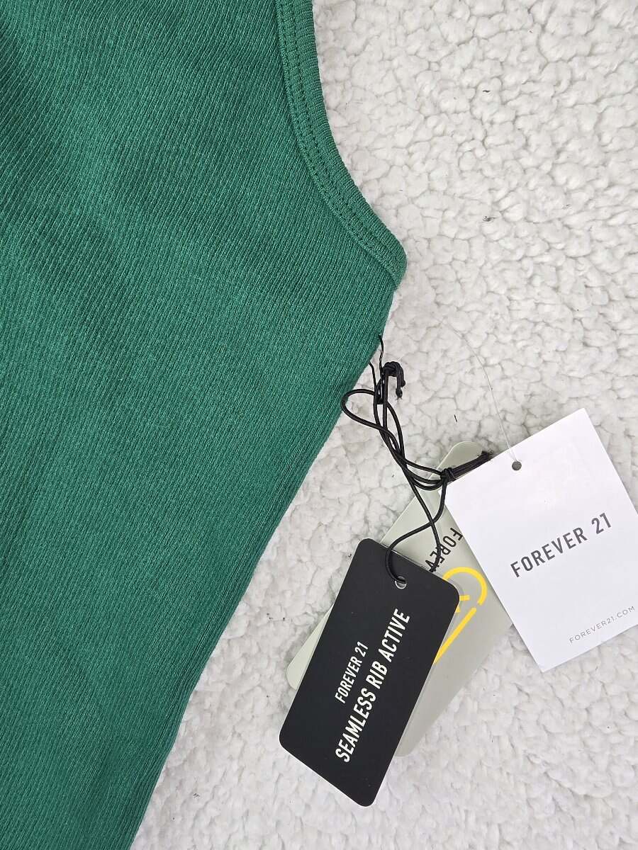 NWT! FOREVER 21 Medium Women’s Green Active Seamless Cami Romper Tank