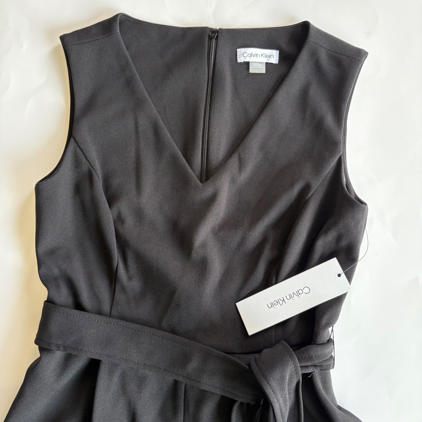 Calvin Klein Women’s 4 Black Wide Leg Romper VNeck Belted Sleeveless NEW