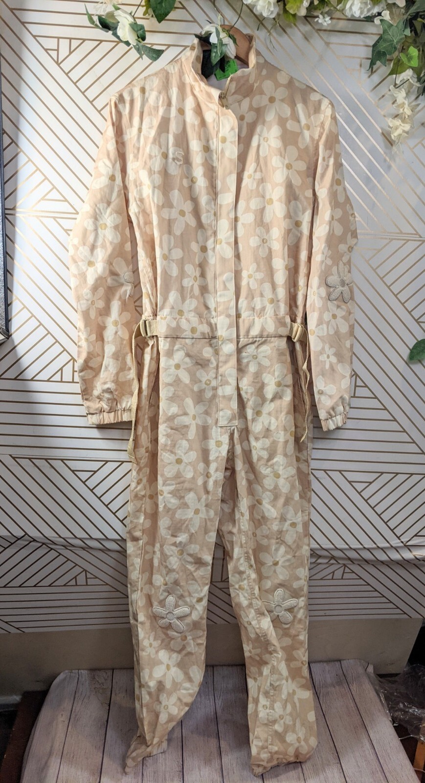 CASH APP Floral Jumpsuit Buckle Cargo Tan Zip Floral Flowers Size Small NEW