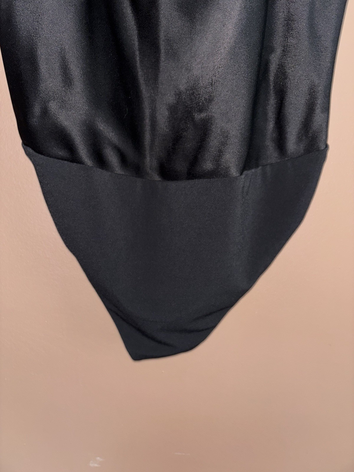Alice + Olivia Women’s Black Solid Satin Harmon Thong Bodysuit Size Large