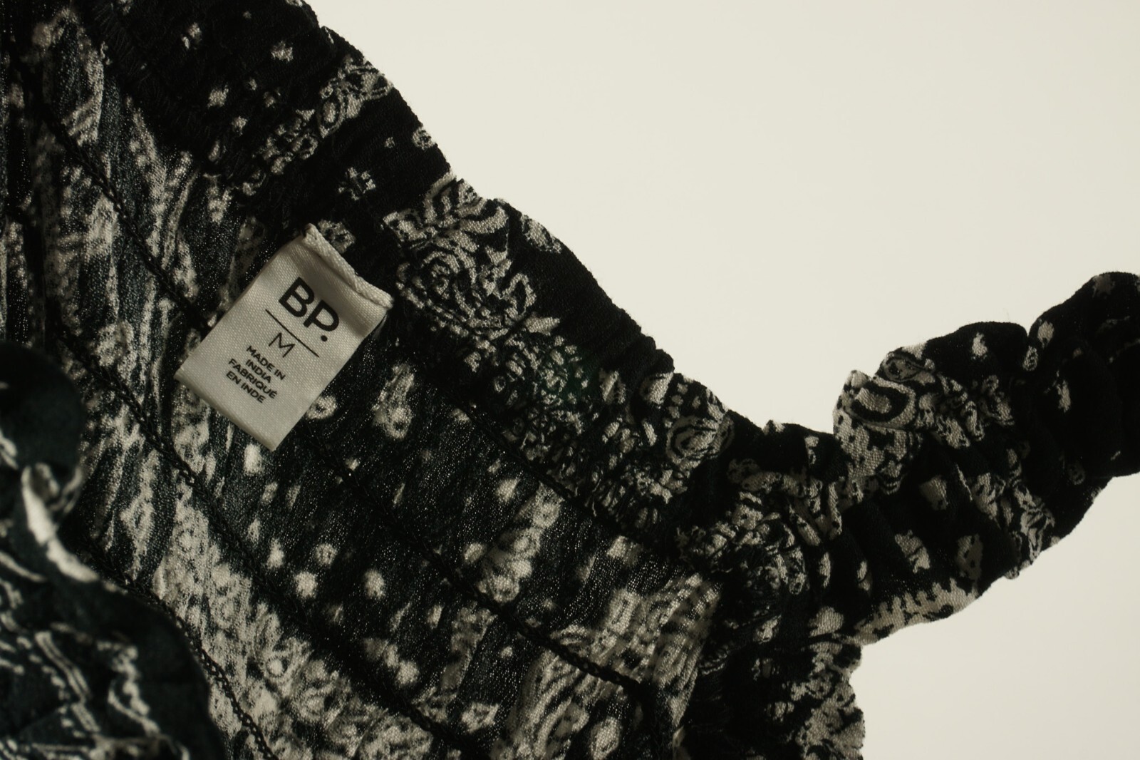 New BP. Smocked Bodice Romper Womens Medium Size M Black White Geometric Crinkle