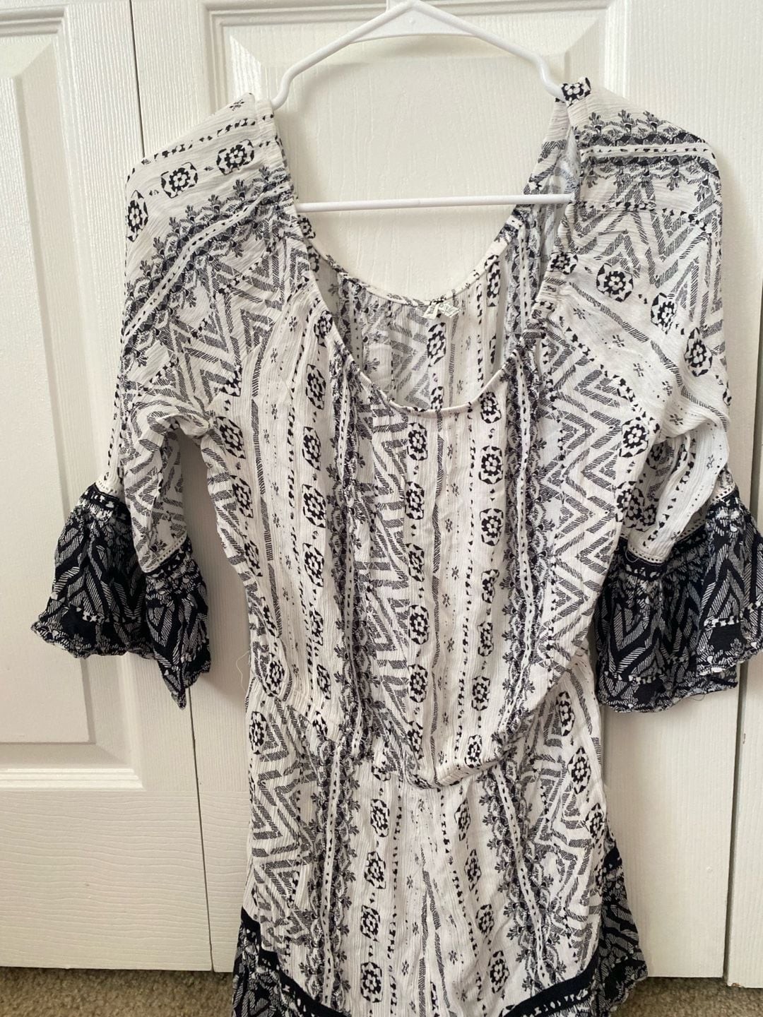 Mudd Boho Tribal Print Bell Sleeve Romper Size Small