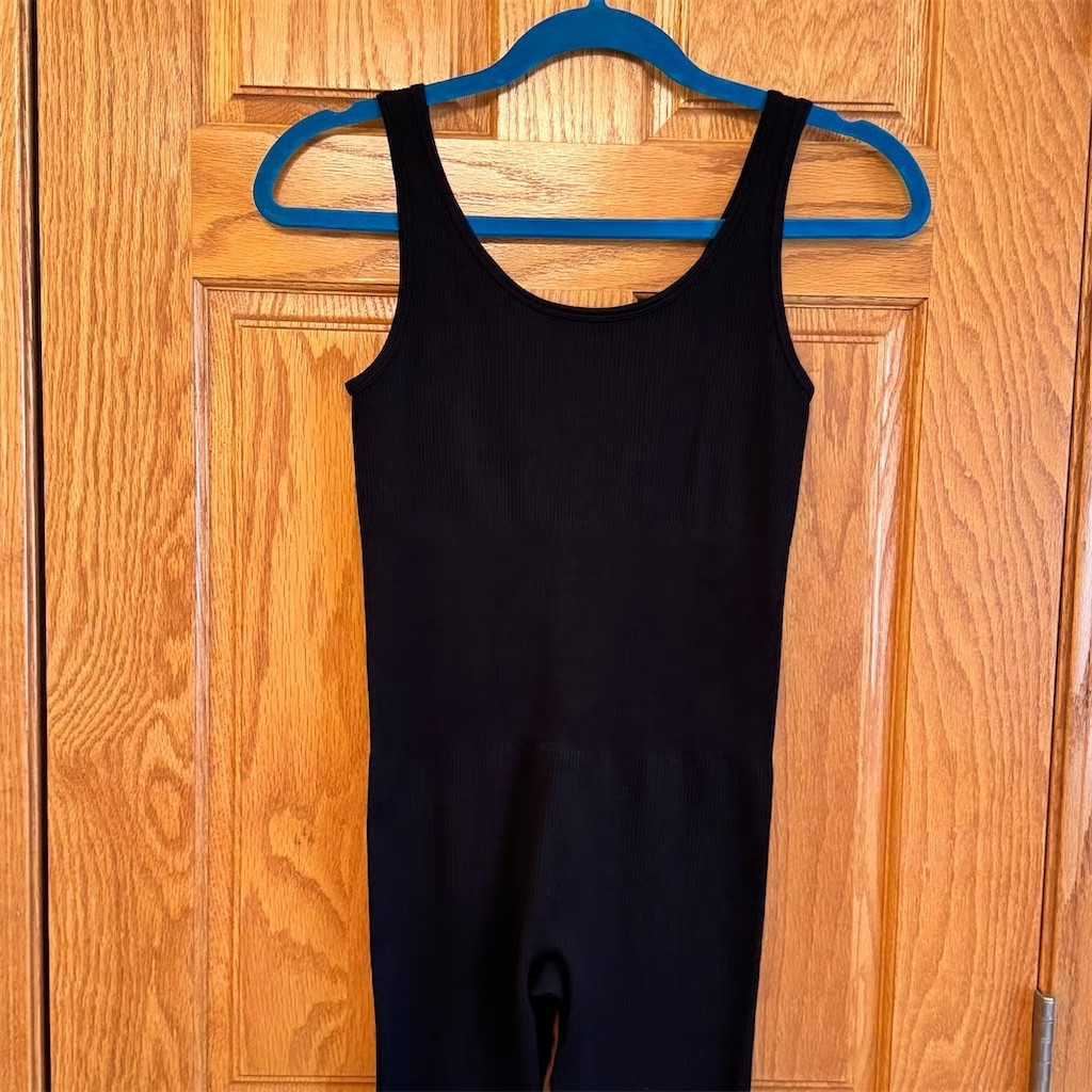 OQQ One-Piece Jumpsuit Womens Size M Black Ribbed Seamless Scoop Neck Tank