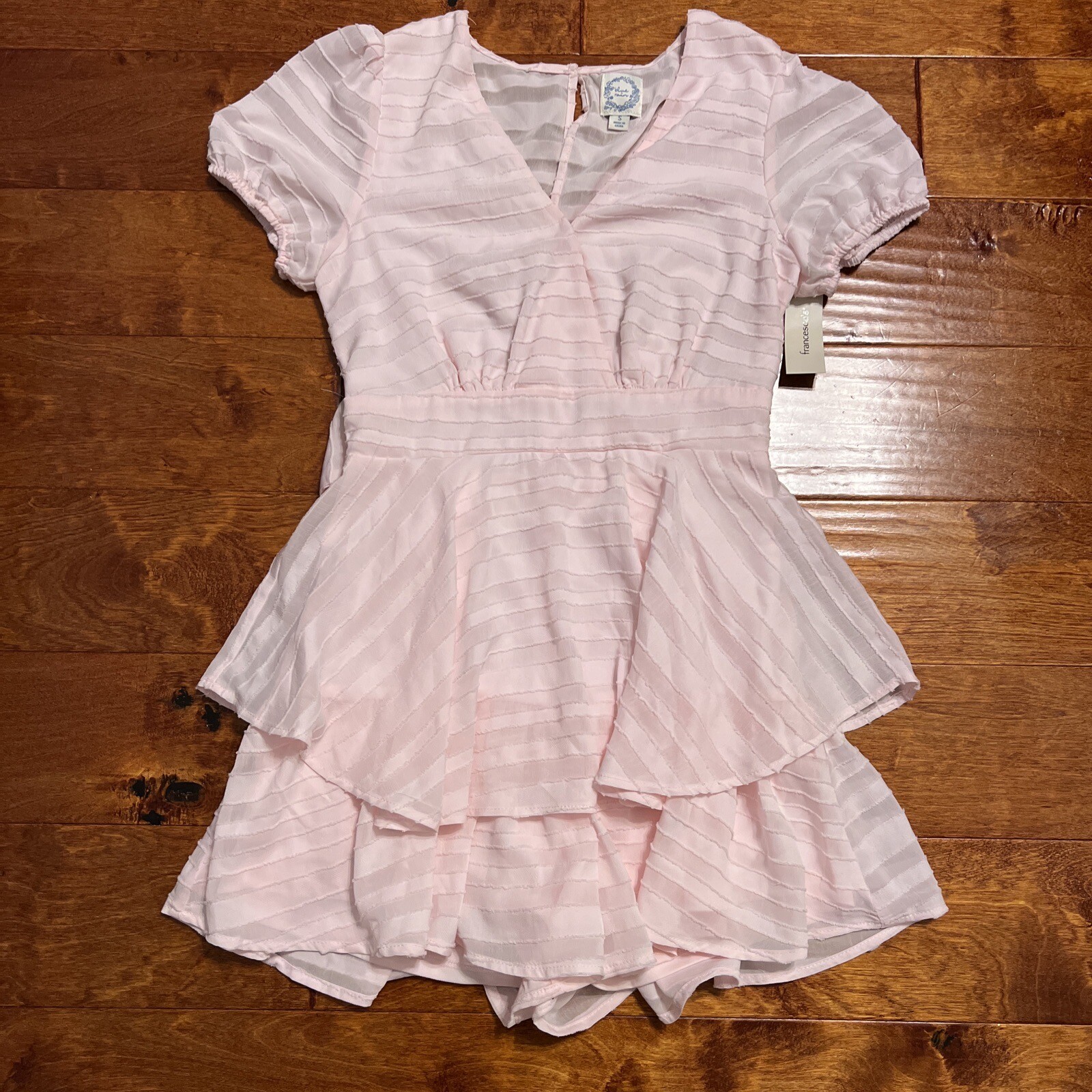 Light Pink SS Tie Back Romper Small Textured NWT $56 Francesca’s Boutique
