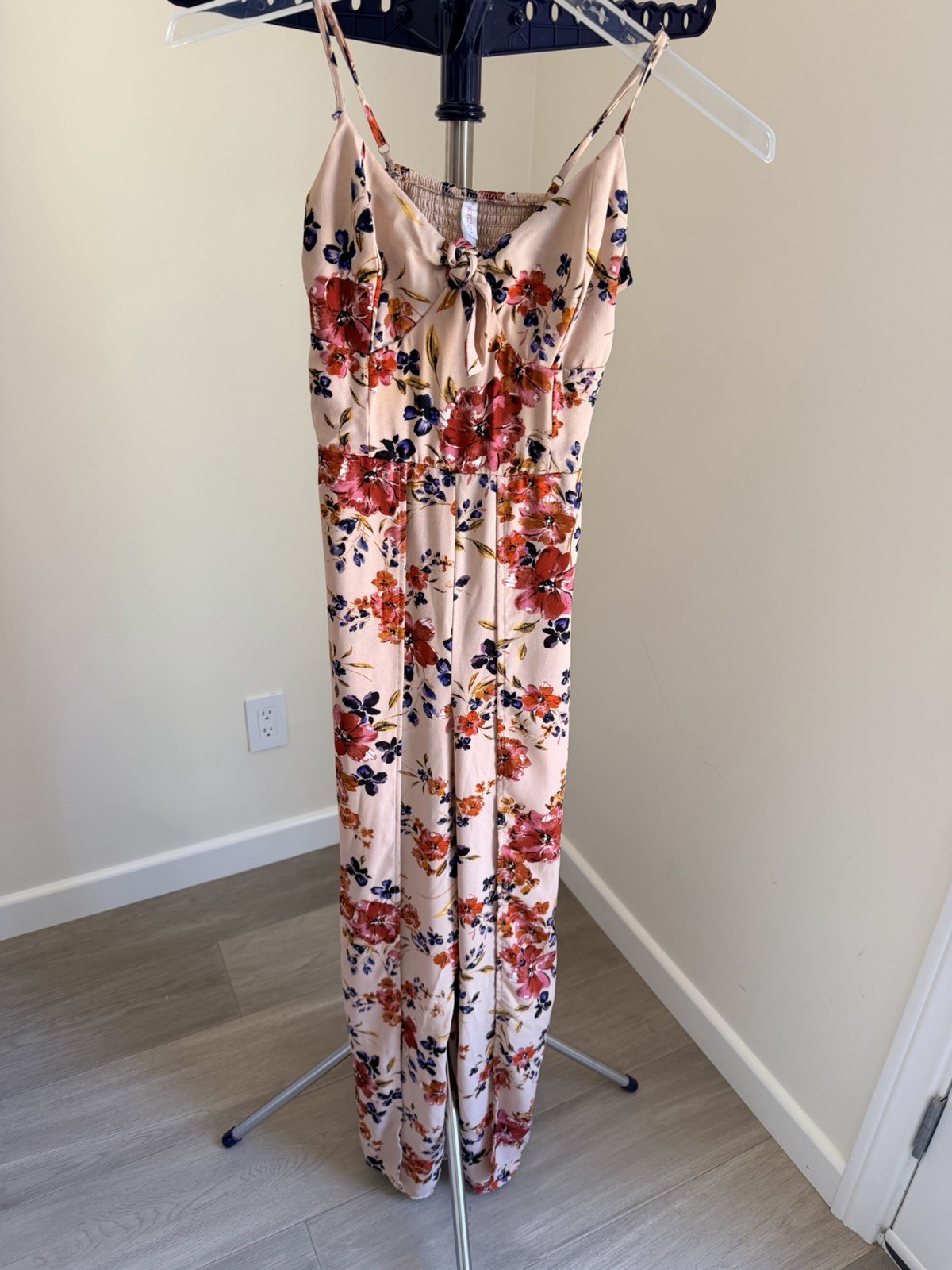 NWT. Xhiliration Blush Flowered Open Wide Leg Jumpsuit With Spaghetti Straps M