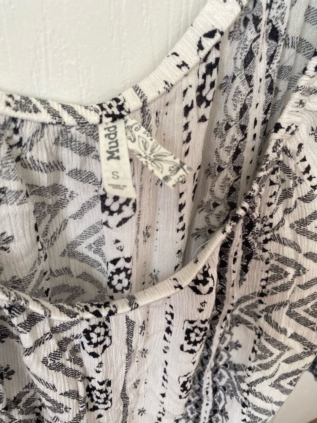 Mudd Boho Tribal Print Bell Sleeve Romper Size Small