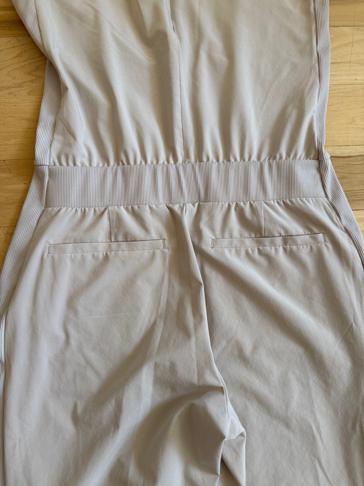 Athleta Brooklyn Jumpsuit Athleisure Lightweight Abalone Pockets Size 4