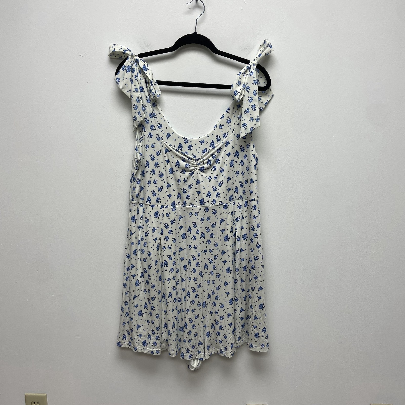 Blogilates Sweetheart Romper Womens Blue Floral Shoulder Bow Ties Ruched 2X NWT
