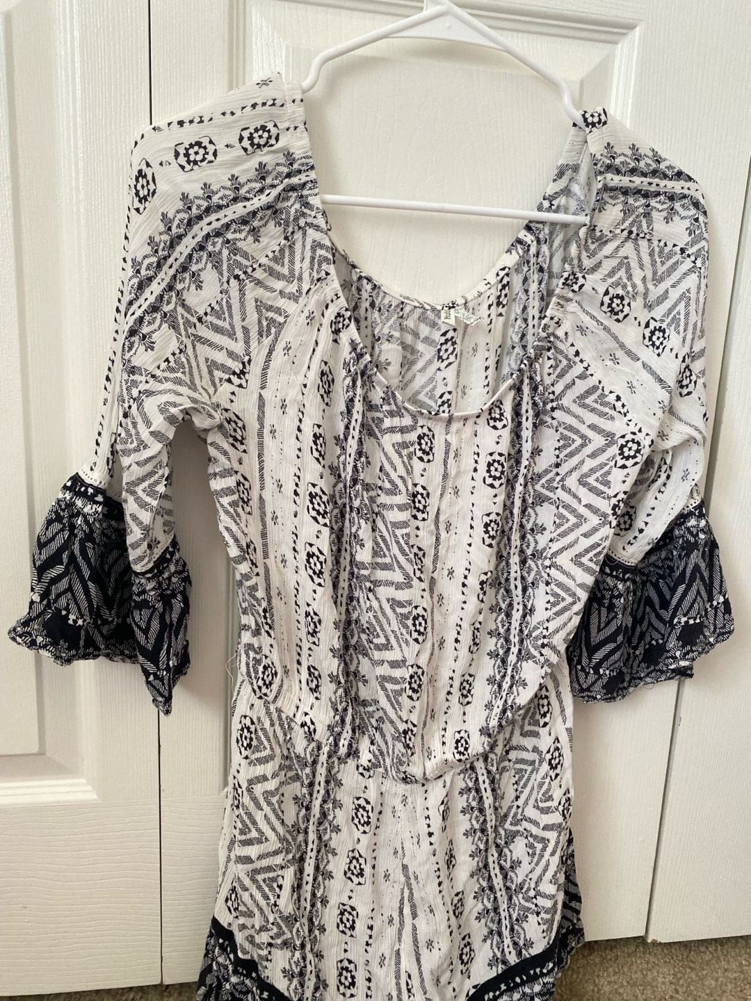 Mudd Boho Tribal Print Bell Sleeve Romper Size Small