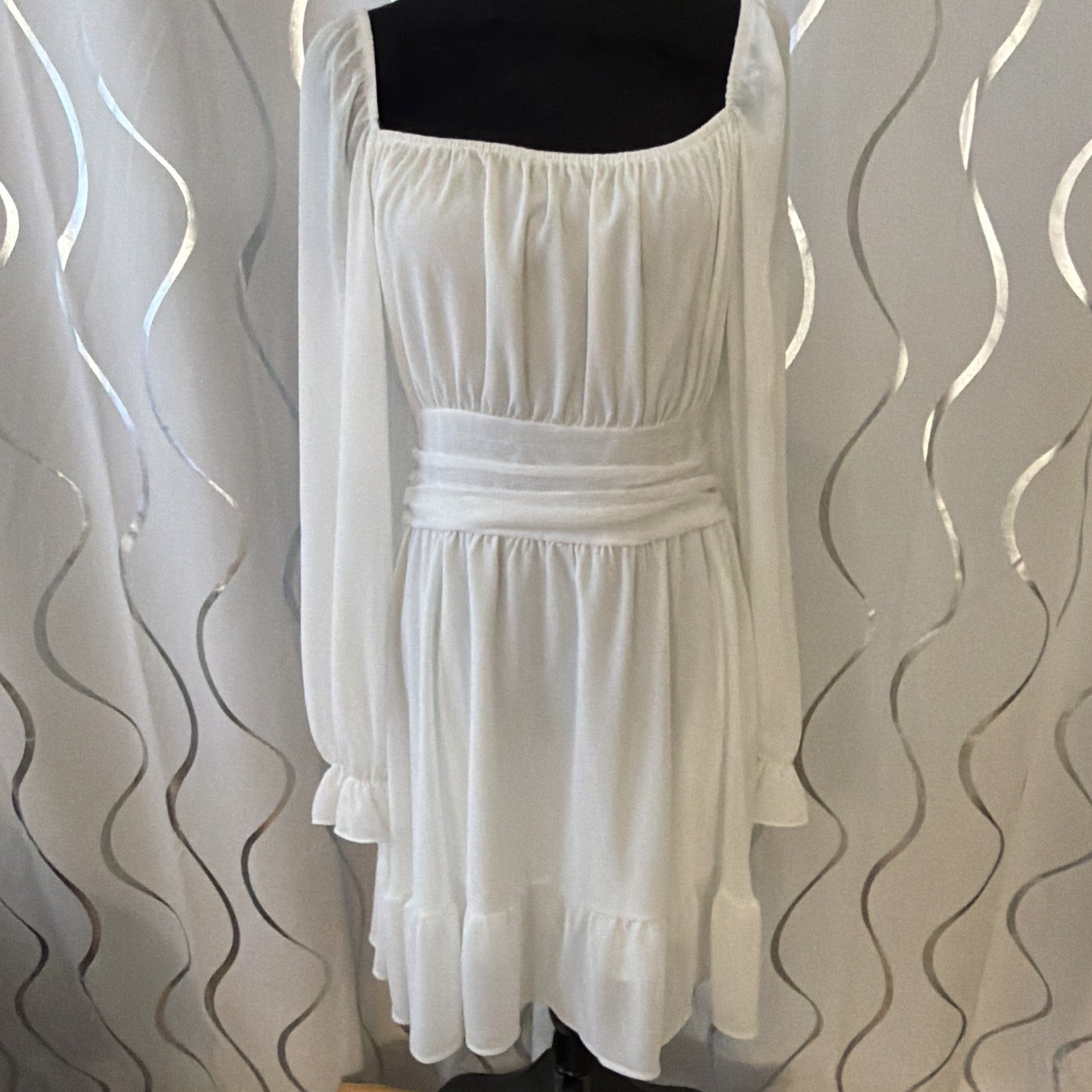 New Connection White Open Back Tie Romper Square Neck Balloon Sleeve L Cotton