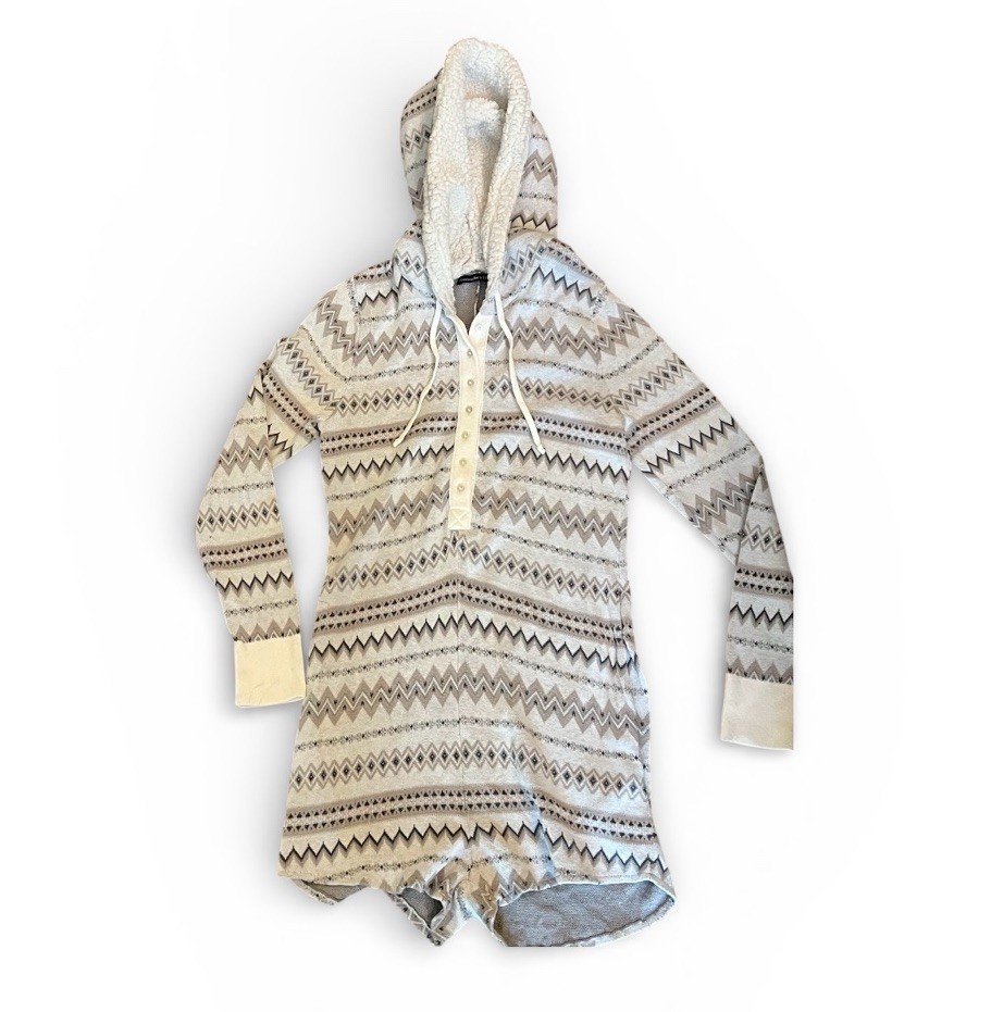 Abercrombie & Fitch Sherpa Knit Hooded Romper Ski Bunny Pajama Sweater Shorts L