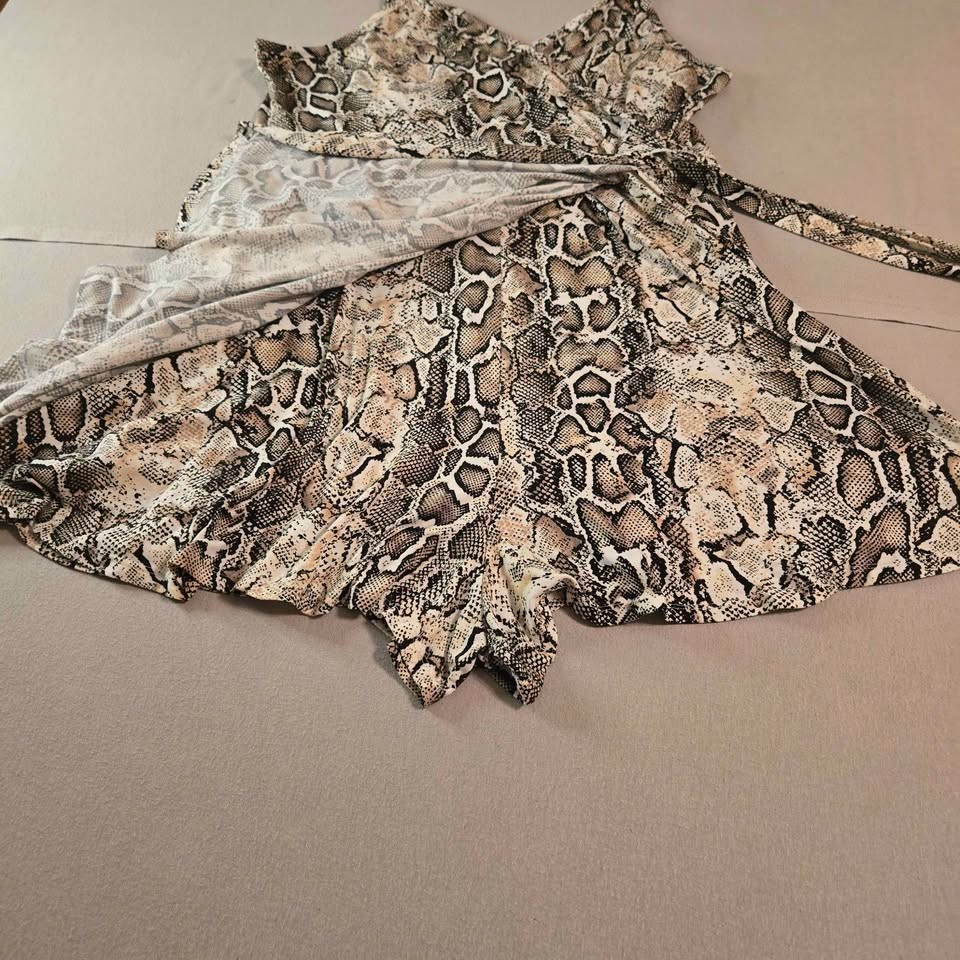 Womens 2XL Romper Shorts Snake Print One Piece Pull Up [1.927]