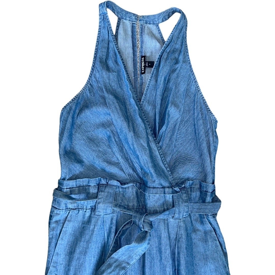 Express Blue Denim Chambray Romper Jumpsuit Sleeveless Lightweight fabric Size 4