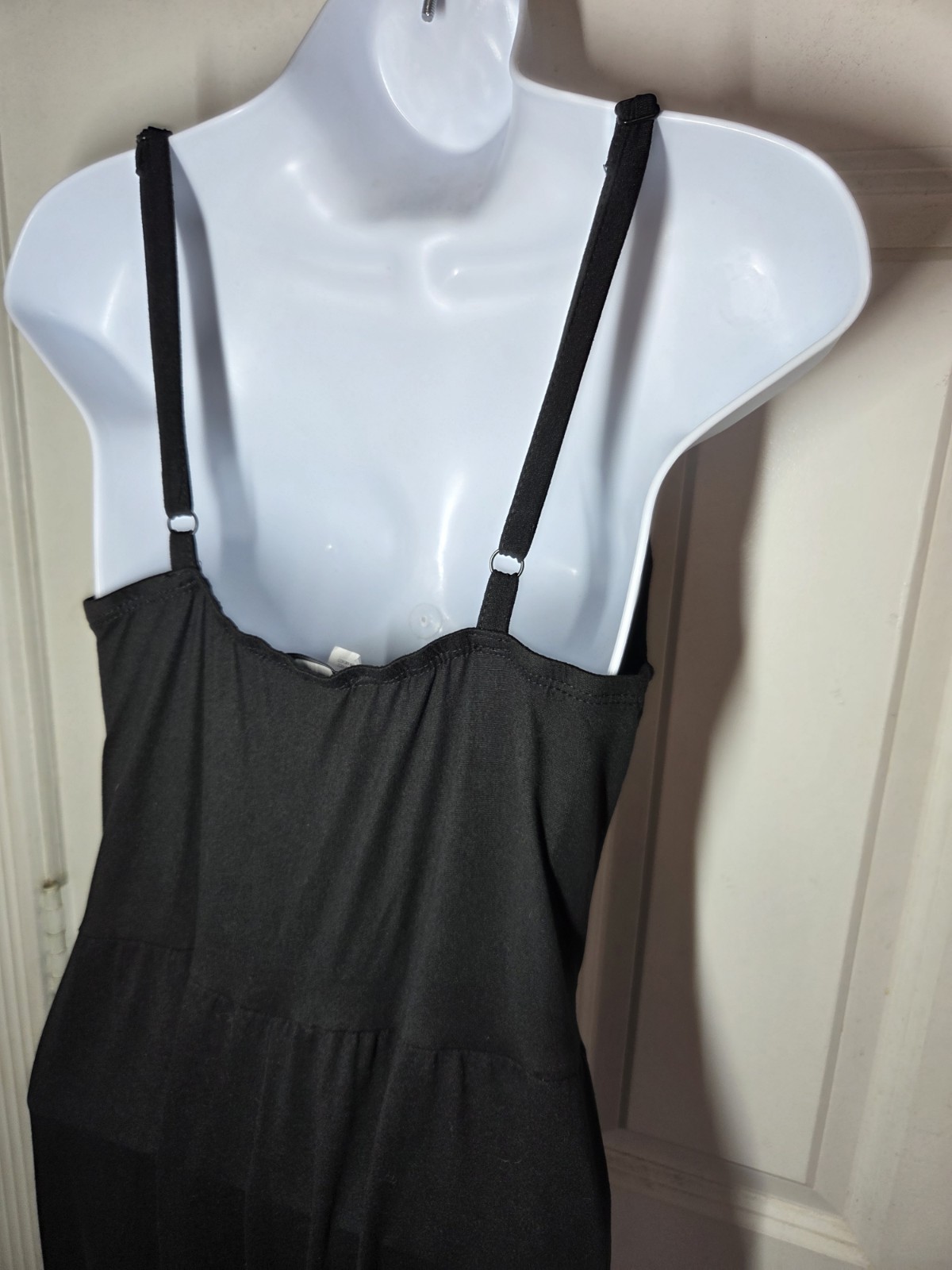 Stilleto’s V-Neck Black Wide Leg Cropped Jumpsuit M NWT Jersey Knit Stretch