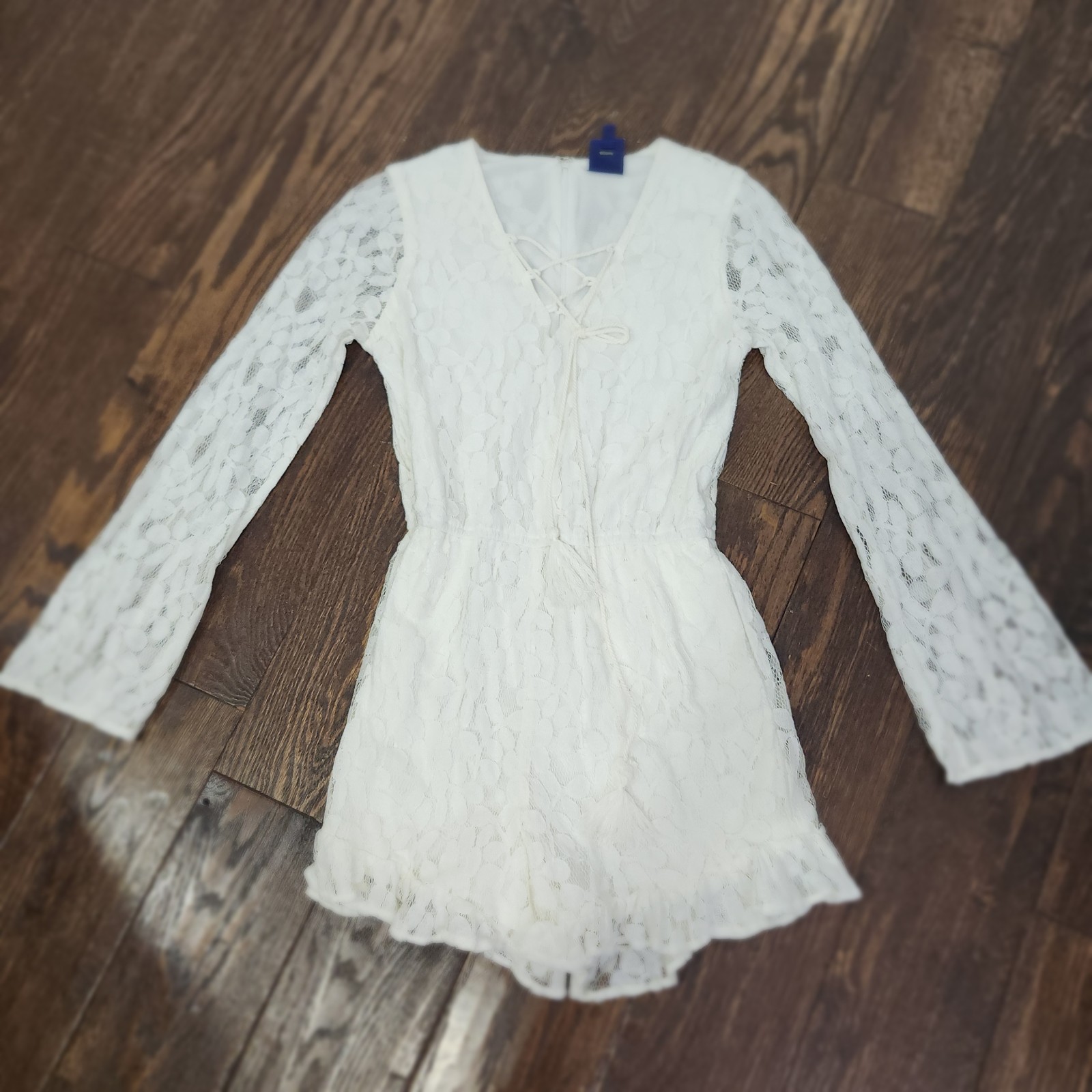 Disney’s Beauty & Beast Floral Lace Bell Sleeve Short Romper Jr Sz XS White