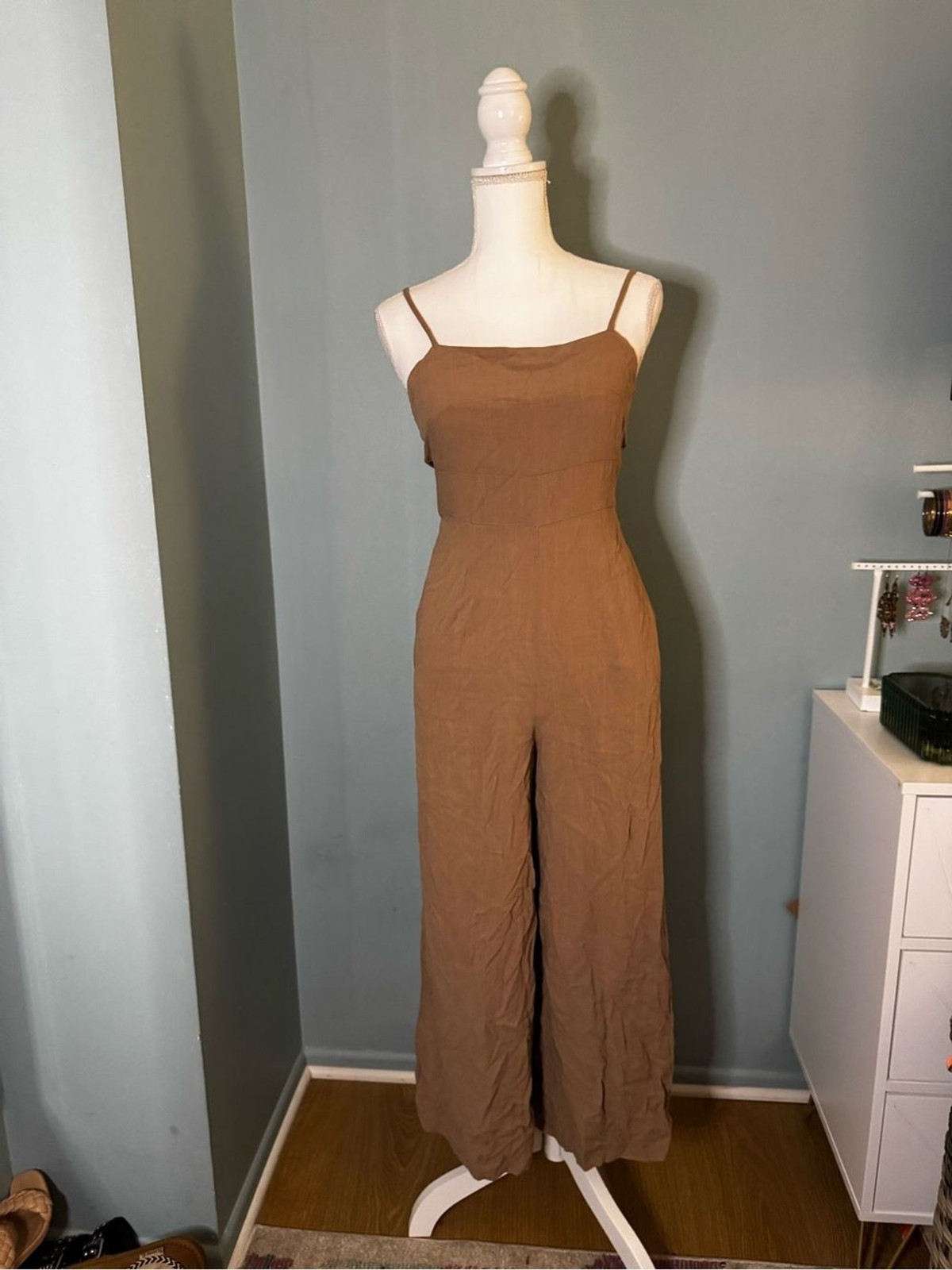 Women’s Beige Linen Wide-Leg Crop Jumpsuit Tie Back Adjustable Straps Small