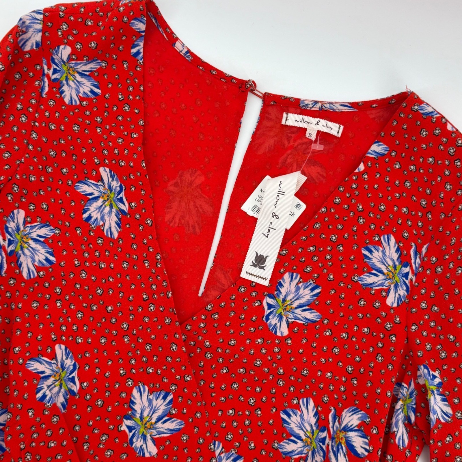 Willow & Clay Red Floral Print Long Sleeve Romper V-Neck Smocked women’s Small